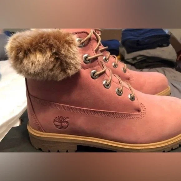 Barbie pink with fur Timberland boots super rhtf make sure you read below 👇